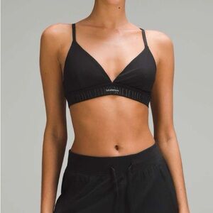 Lululemon License to Train Triangle Bra Light Support, A/B Cup *Logo